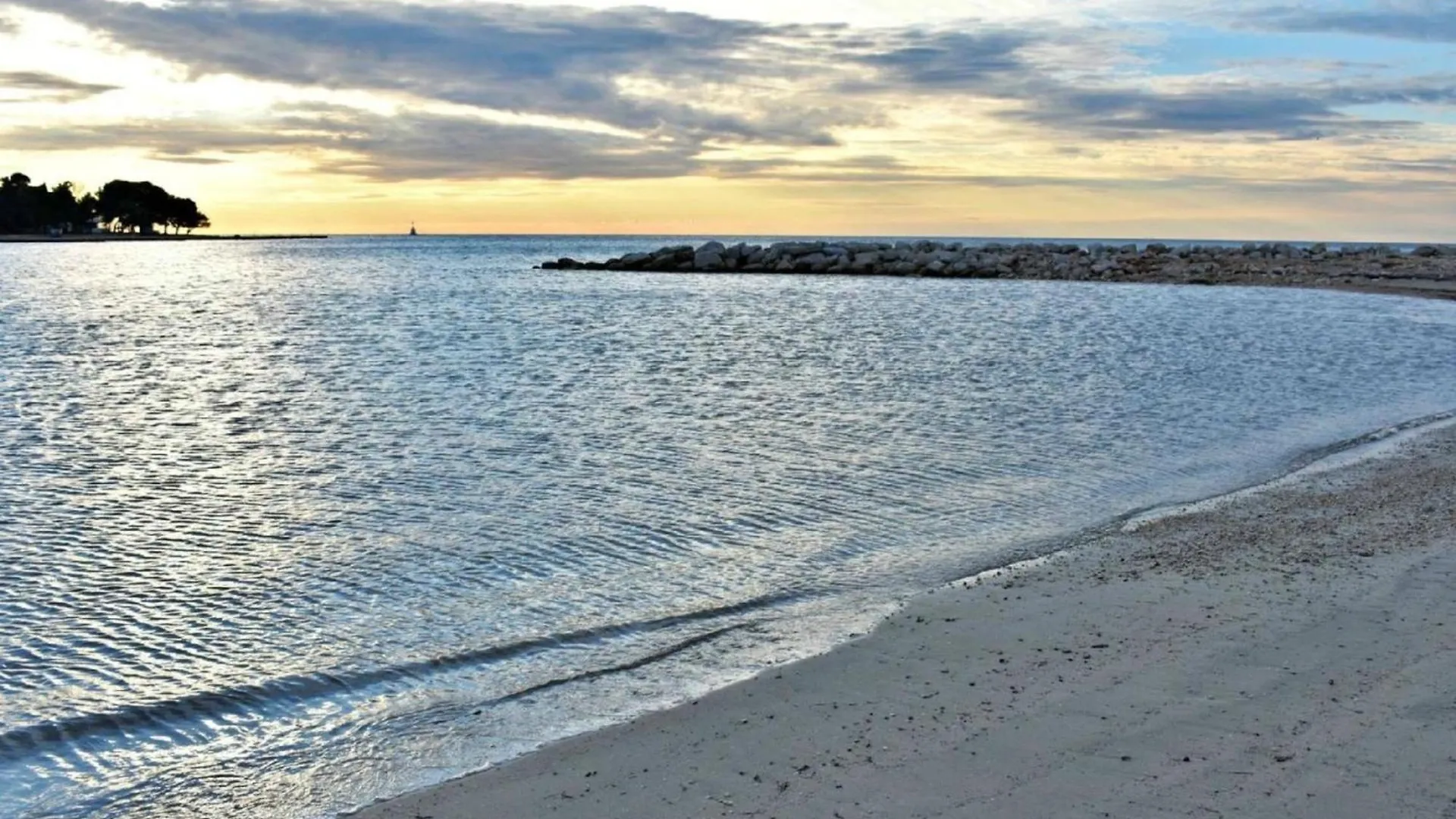 アパート Geraeumige Unterkunft In Punta Umag In Strandnaehe